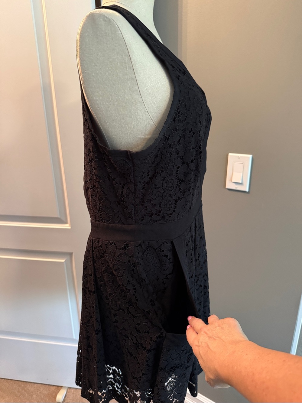 Free People Black Lace V-Neck Mini Dress Large Lined super adorable - Picture 2 of 6